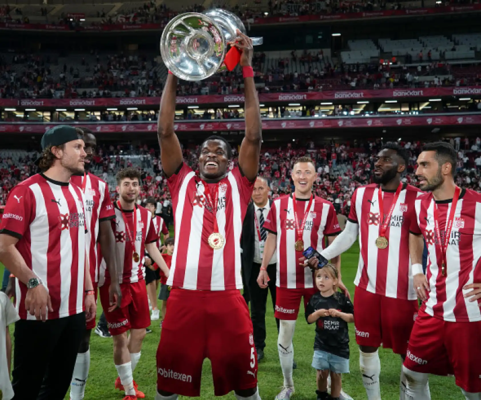 Sivasspor kupasını aldı