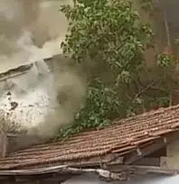 Bursa'da mutfakta çıkan yangın evi kullanılamaz hale getirdi