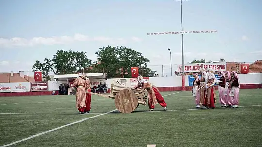19 Mayıs Atatürk'ü Anma, Gençlik ve Spor Bayramı Ayvalık'ta kutlandı