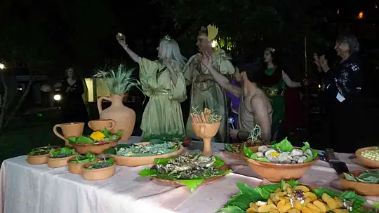 Antik yemekler binlerce yıl sonra konuklara ikram edildi