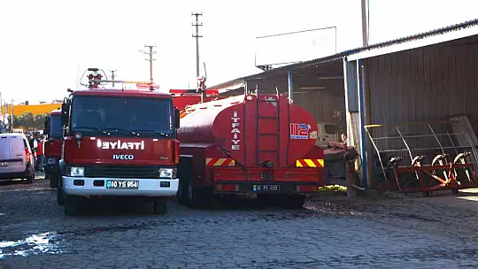Ayvalık'ta hurda tüpler patladı, ortalık savaşa alanına döndü