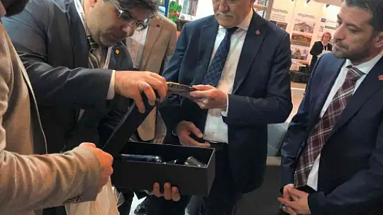 Bakan Ersoy, Balıkesir Büyükşehir'in çalışmalarını inceledi