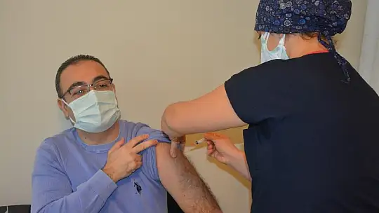 Balıkesir'de Covid aşılaması başladı