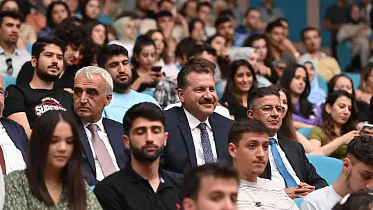 Başkan Yılmaz, BAÜN' de gençlerle buluştu