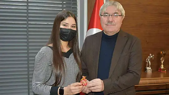İvrindi Belediyesi'nden 'Resimlerde İvrindi' Yarışmasında dereceye girenlere ödül
