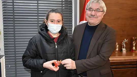 İvrindi Belediyesi'nden 'Resimlerde İvrindi' Yarışmasında dereceye girenlere ödül