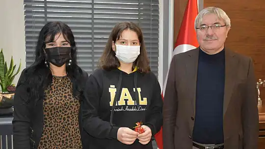 İvrindi Belediyesi'nden 'Resimlerde İvrindi' Yarışmasında dereceye girenlere ödül