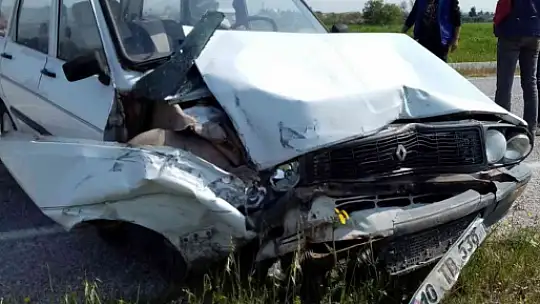 Manyas'ta trafik kazası 2 yaralı