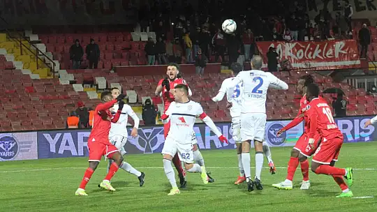 Spor Toto 1. Lig: Balıkesirspor: 3 - Altınordu: 4