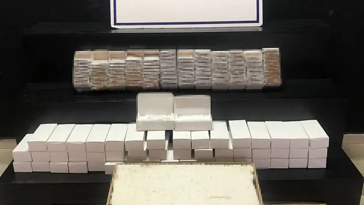 Edremit'te binlerce kaçak makaron ele geçirildi