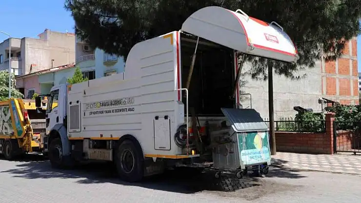 Turgutlu Belediyesinden çöp konteynerlerinde yaz temizliği